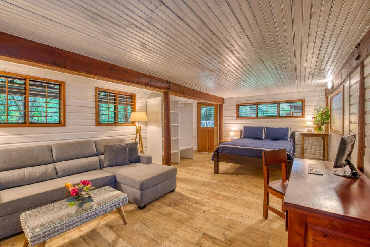 Oasis Bluff Beach Bocas Town Exterior photo