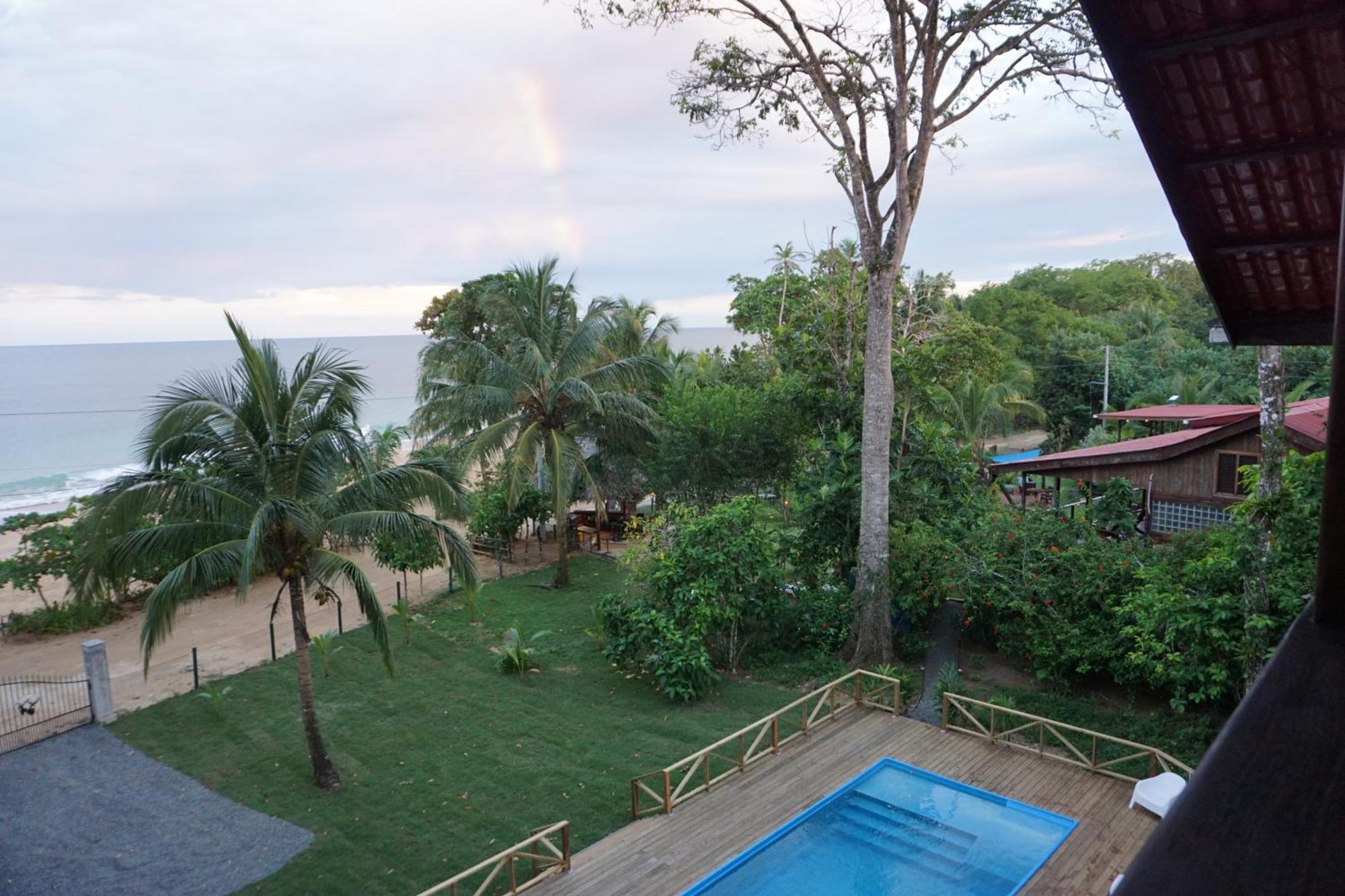 Oasis Bluff Beach Bocas Town Exterior photo